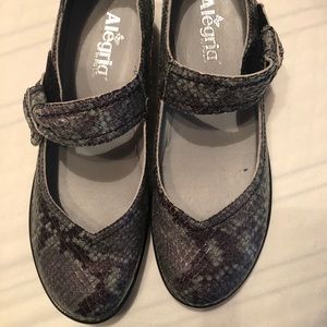 Never worn Alegria shoes
